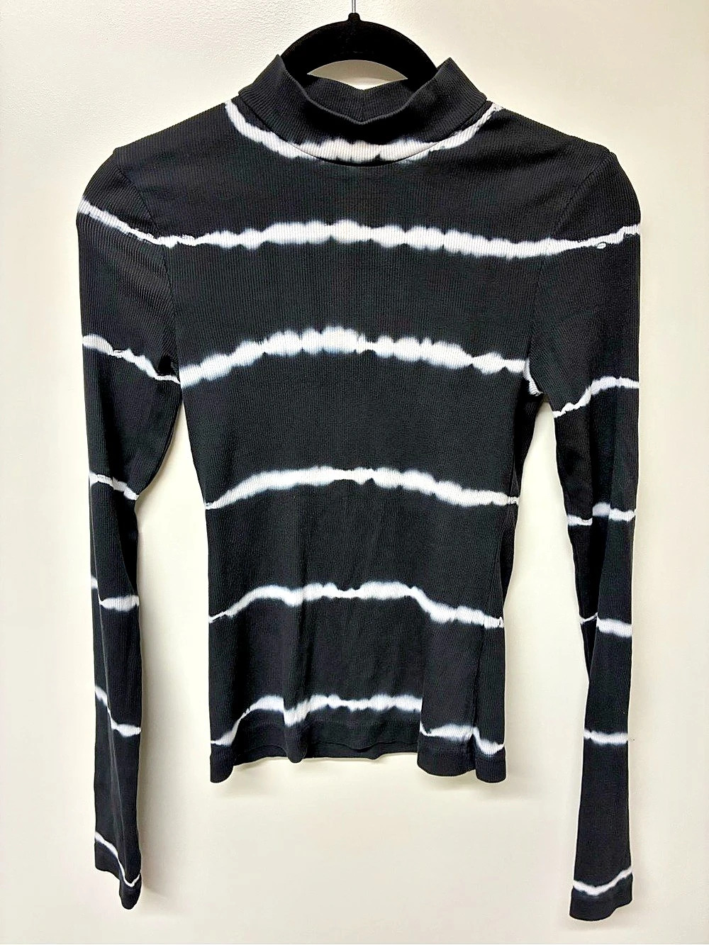 WEEKDAY Tie-Dye Mock Turtleneck Long Sleeve Top in Black & White Size XS